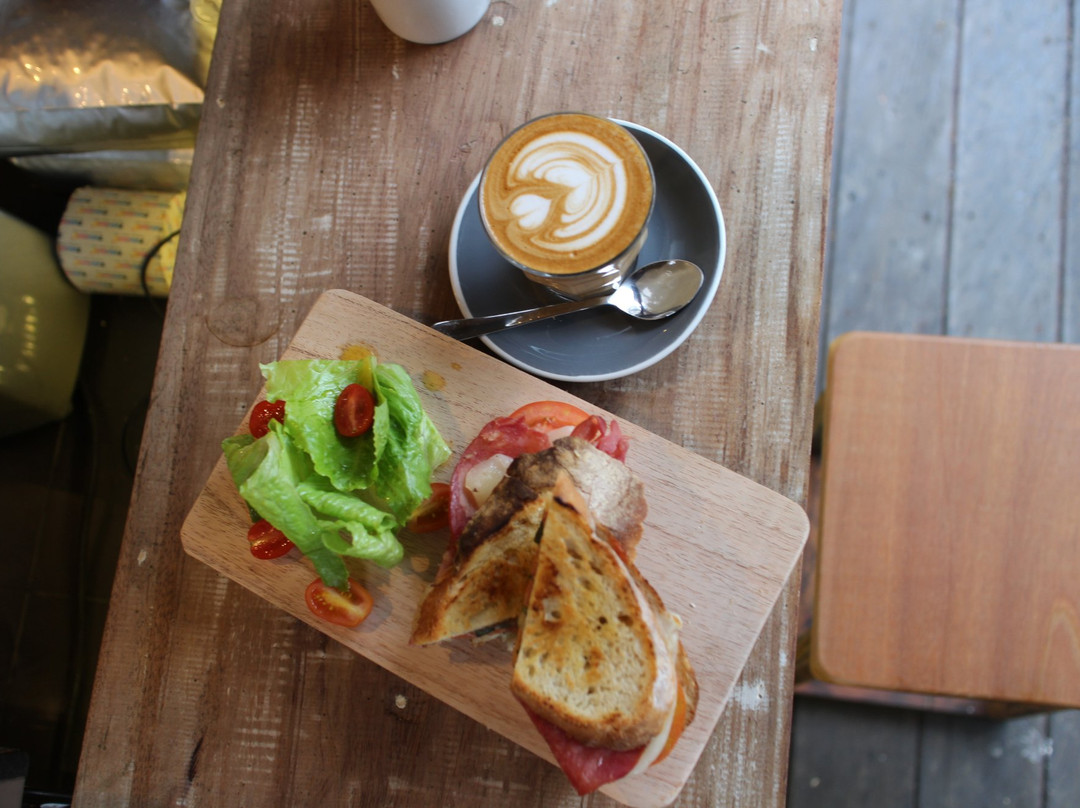 Monkey Cave Espresso Ubud主图