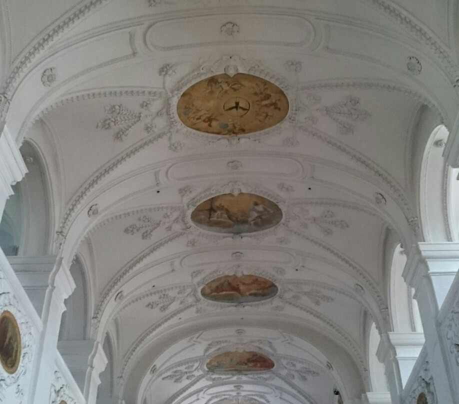 Pfarrkirche St. Peter景点图片