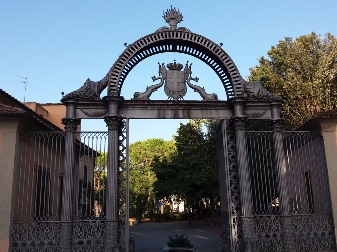 Cast Iron Gate, Ex-Ilva, Follonica景点图片