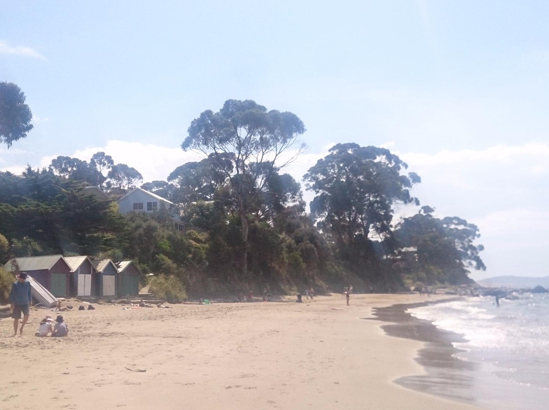 Hinsby Beach景点图片