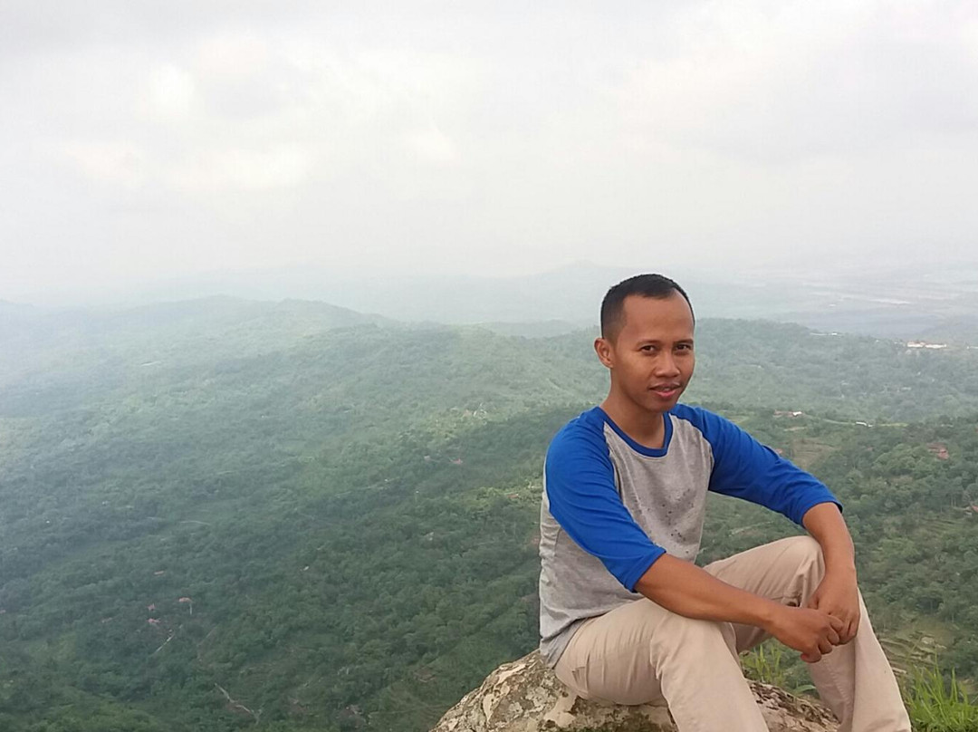 Puncak Tugu Batara Sriten-基杜尔山必去景点