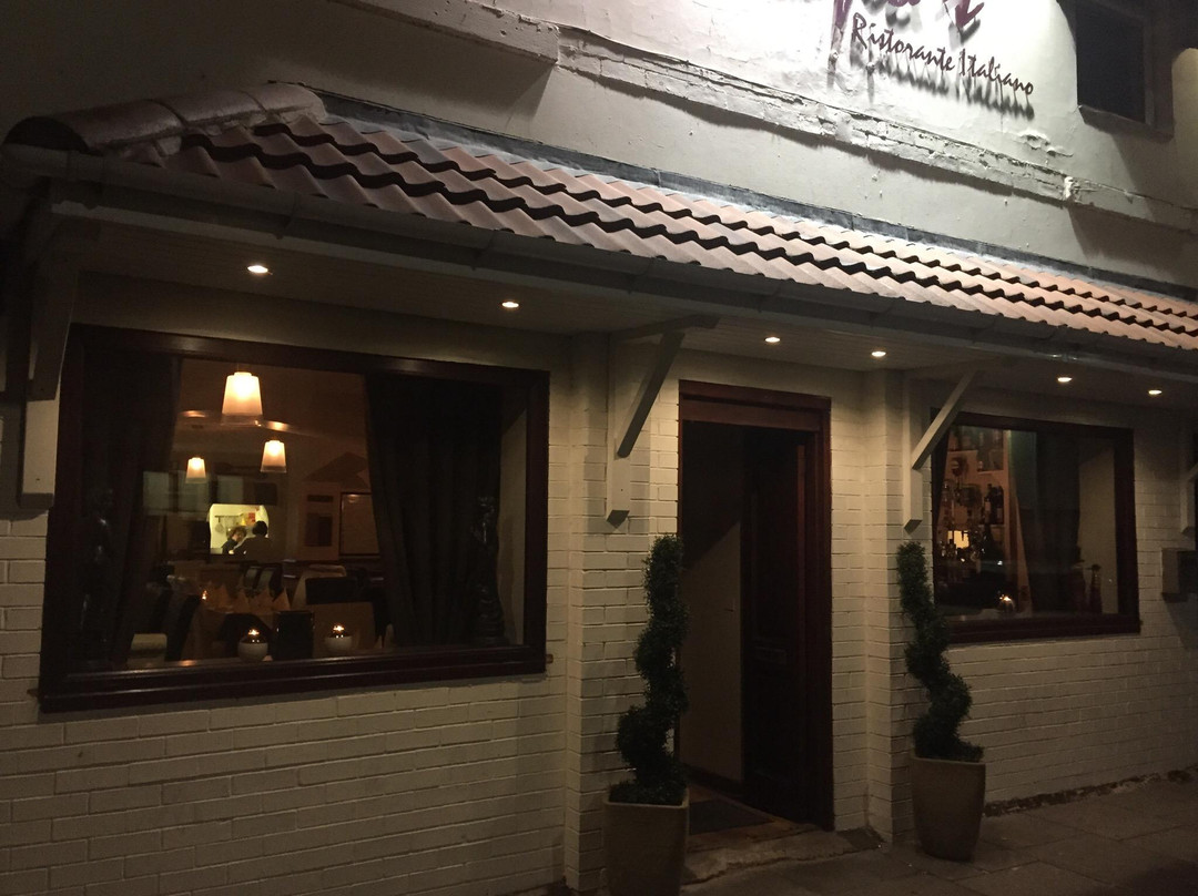 罗瑟勒姆餐馆和美食-E'Lupo's