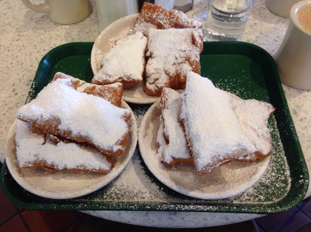 梅泰里餐馆和美食-Cafe Du Monde - Veterans