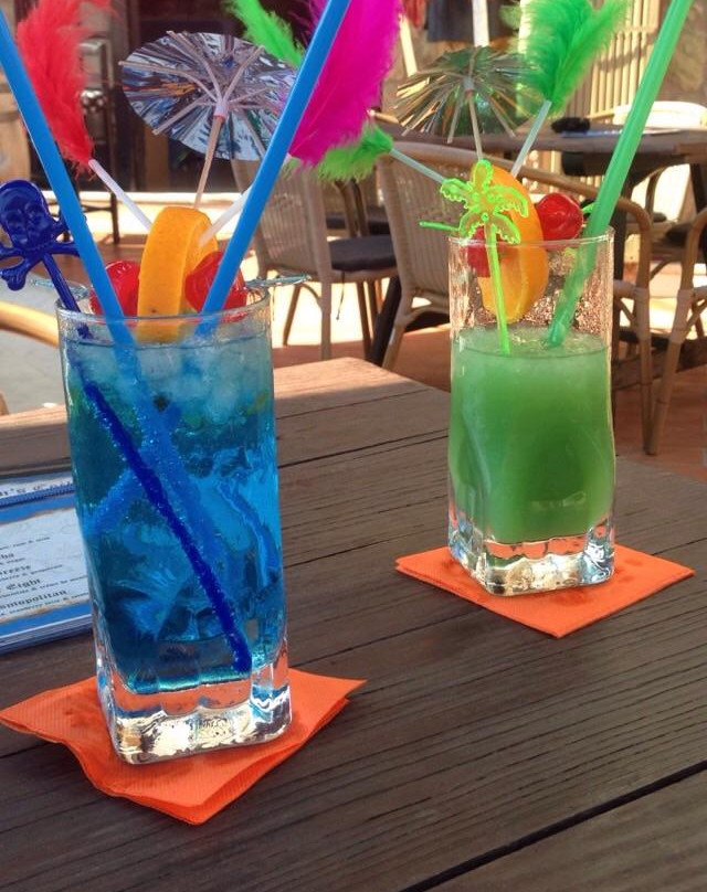 The Pirate Bar-Cala Llonga必去景点