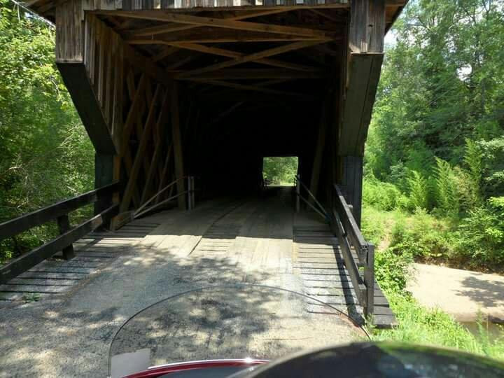 Big Red Oak Creek Covered Bridge-Gay必去景点