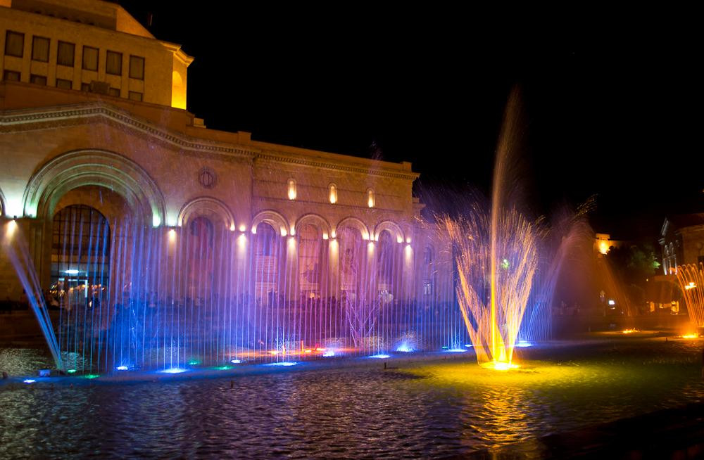 Dancing Fountains-埃里温必去景点