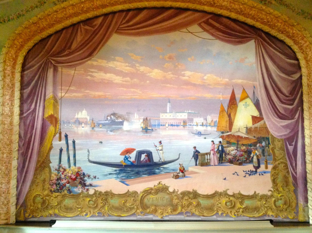 Haskell Free Library and Opera House-Stanstead必去景点