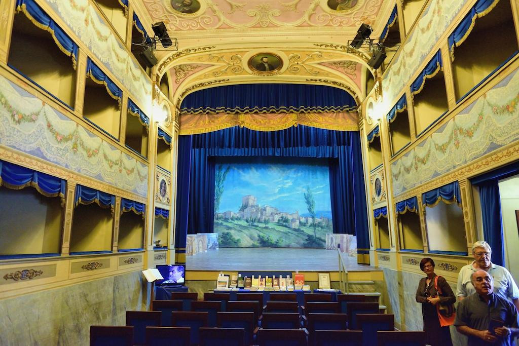 Teatro Angelo Mariani景点图片
