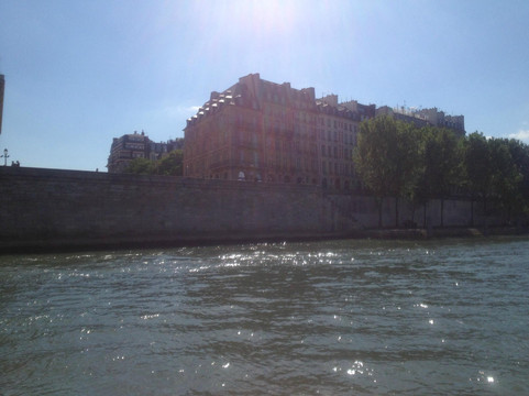 Bateaux Parisiens 游船-巴黎必去景点