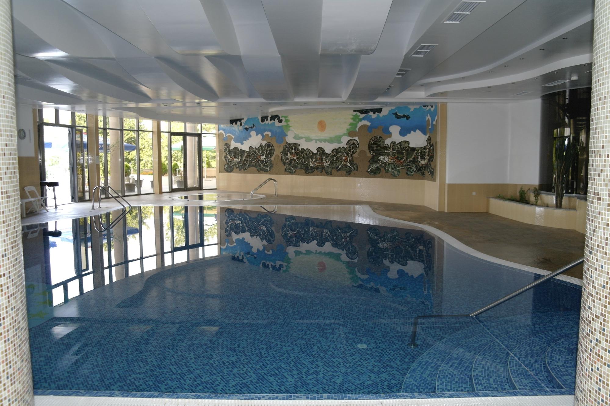 Aparthotel VRIS-泳池