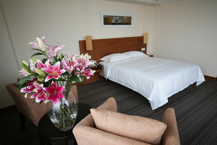 佛山金广快捷季华园地铁站店主图