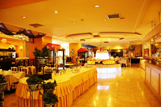 乌鲁木齐吐哈石油大厦主图