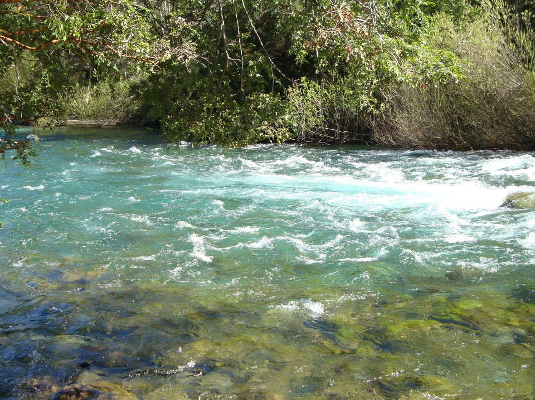 Rio Correntoso-安哥斯度拉村必去景点