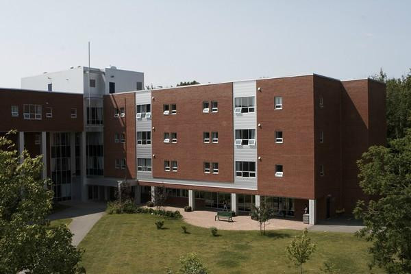 Bishop's University主图