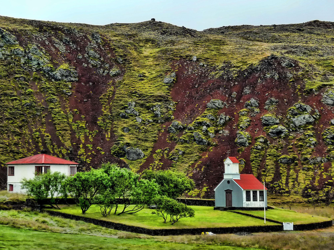 布扎达吕尔旅游景点-Ytri-Raudamelur church