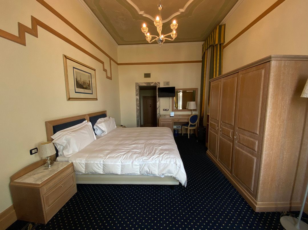 佛斯卡里宫殿酒店主图