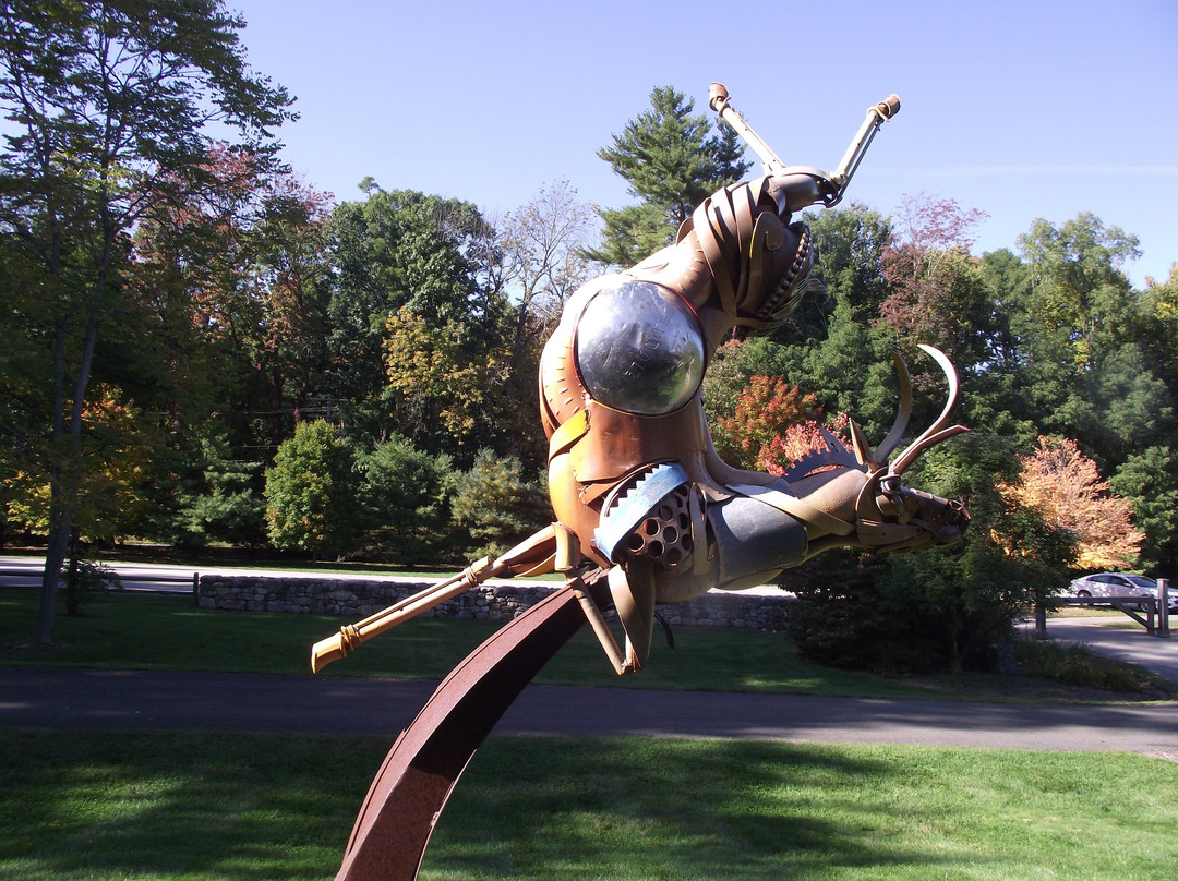 Deer Sculpture景点图片
