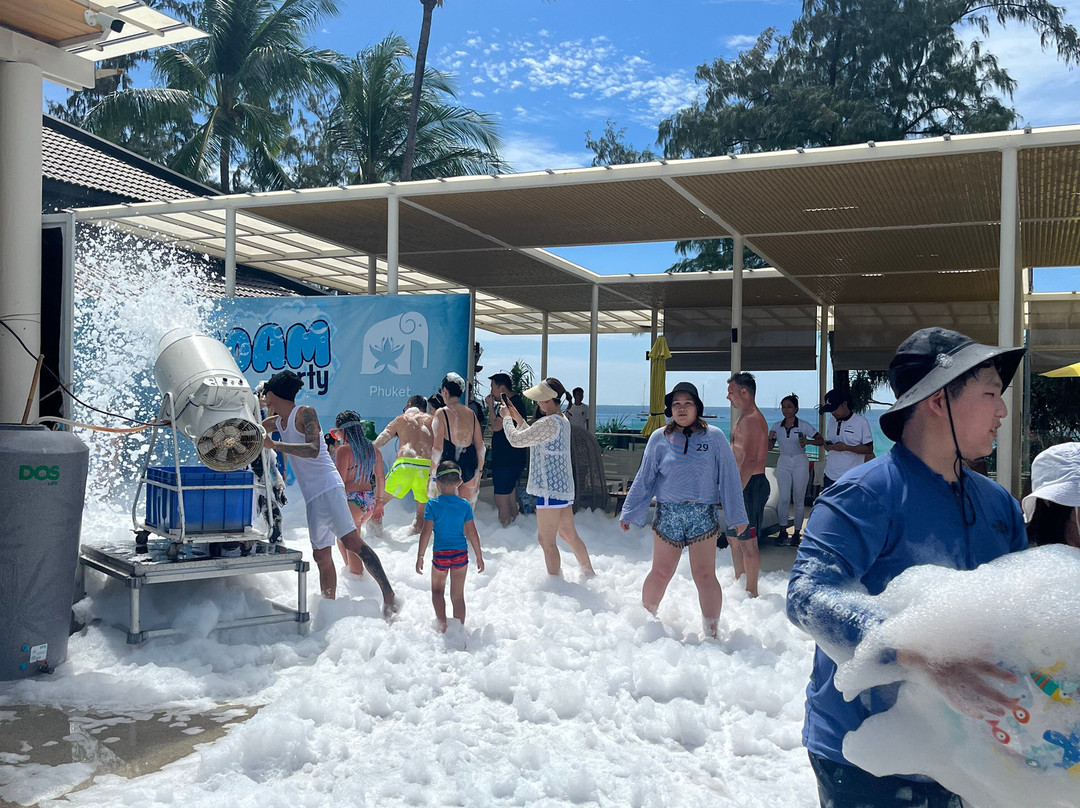 普吉岛地中海度假酒店主图