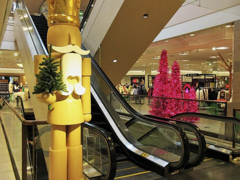 Nordstrom-绍姆堡必去景点