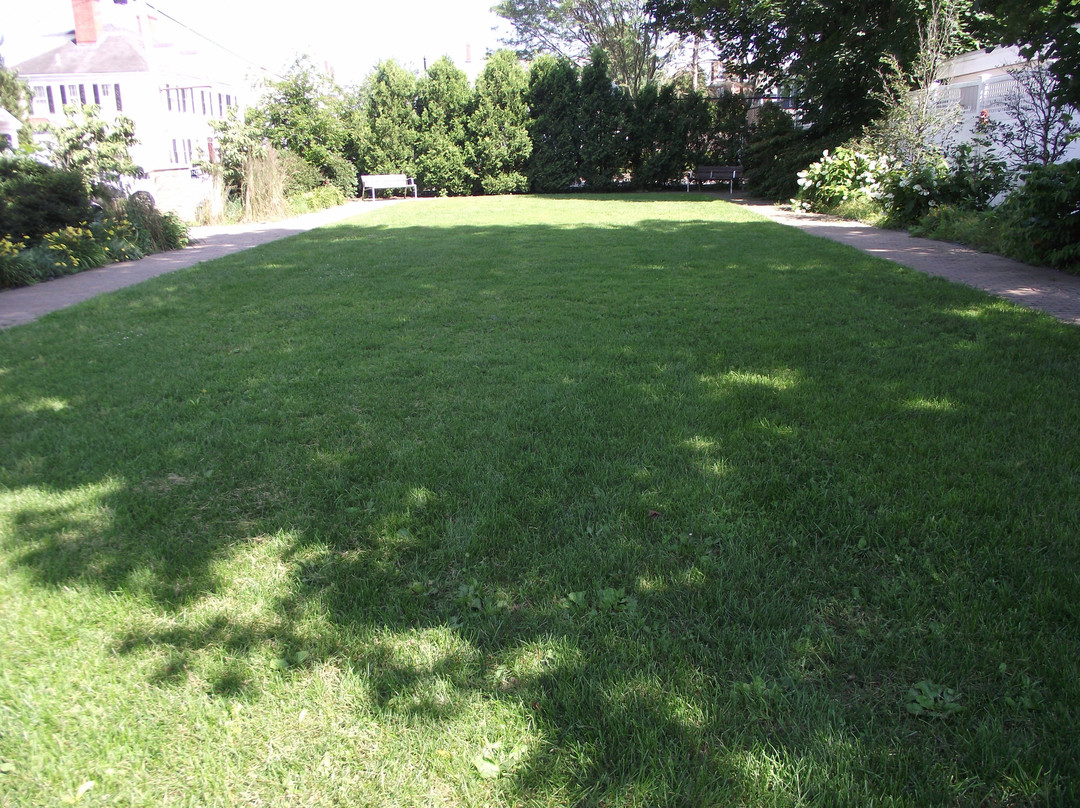 Garrison Gardens At Atwood Park景点图片