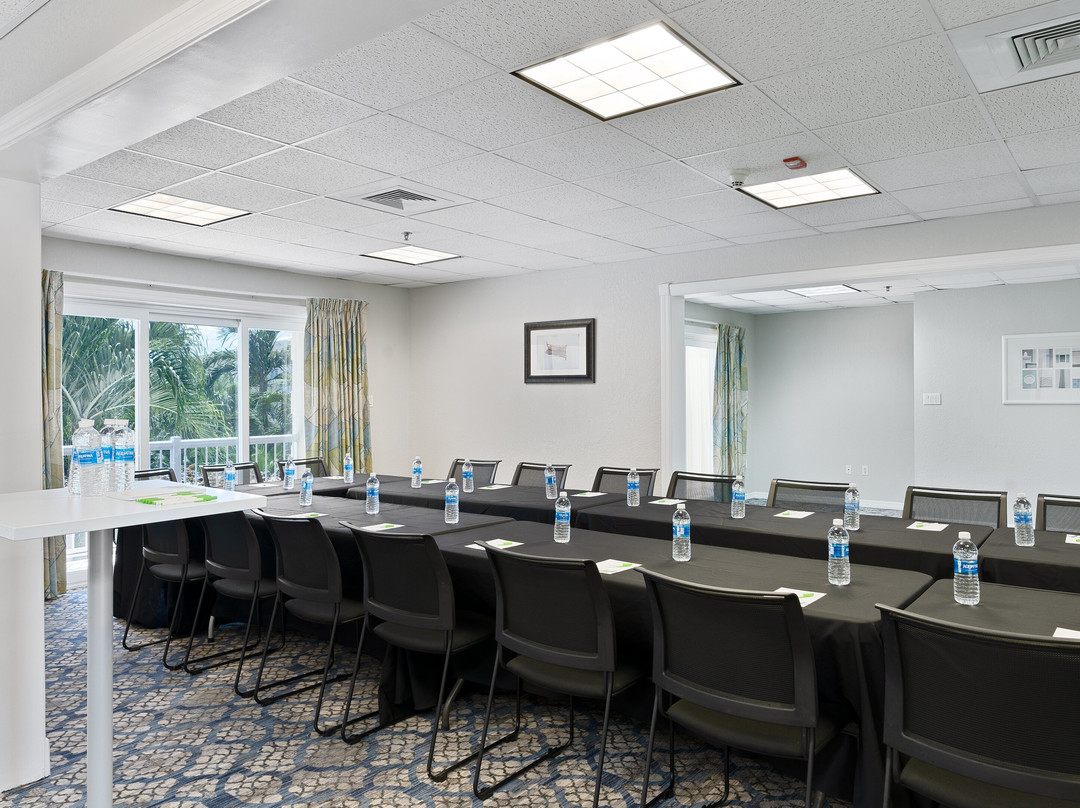 The Grand Caymanian Resort主图