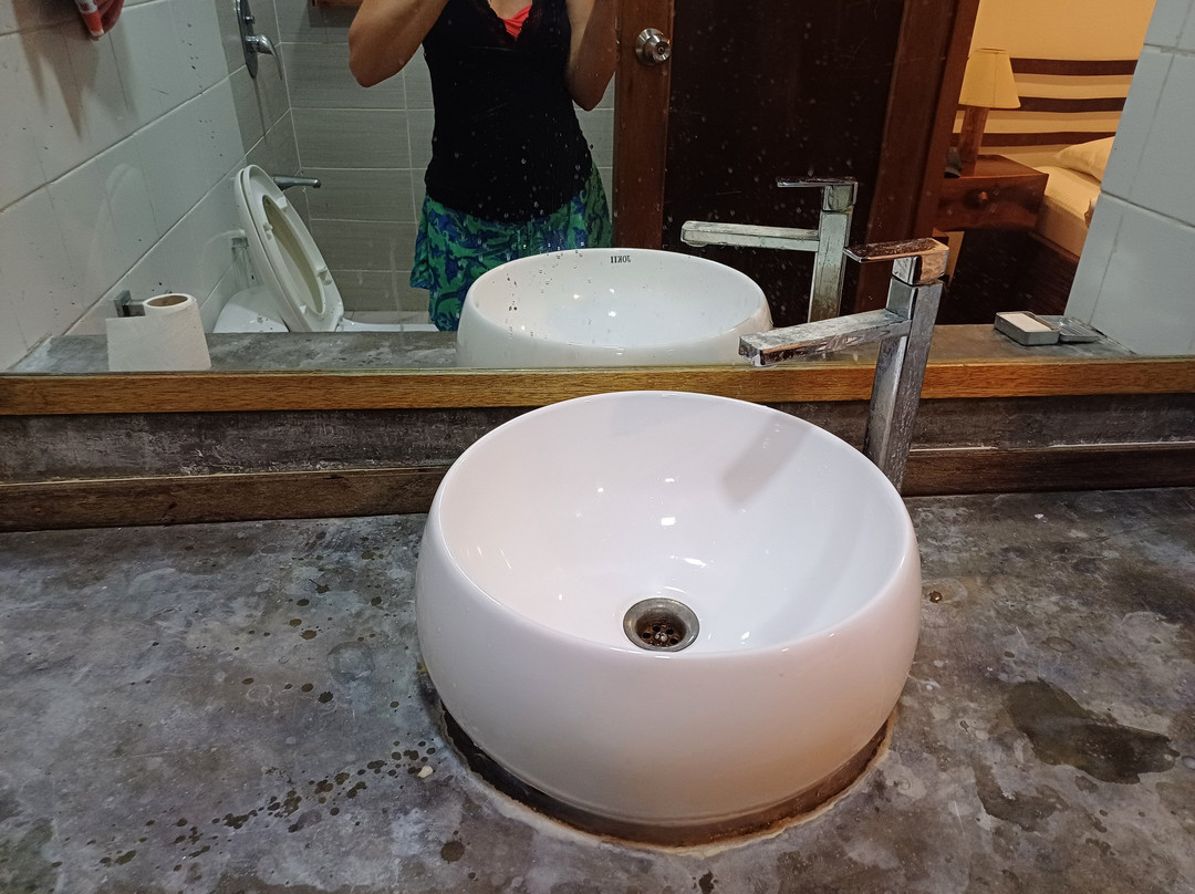 Dhiffushi White Sand Beach Hotel主图