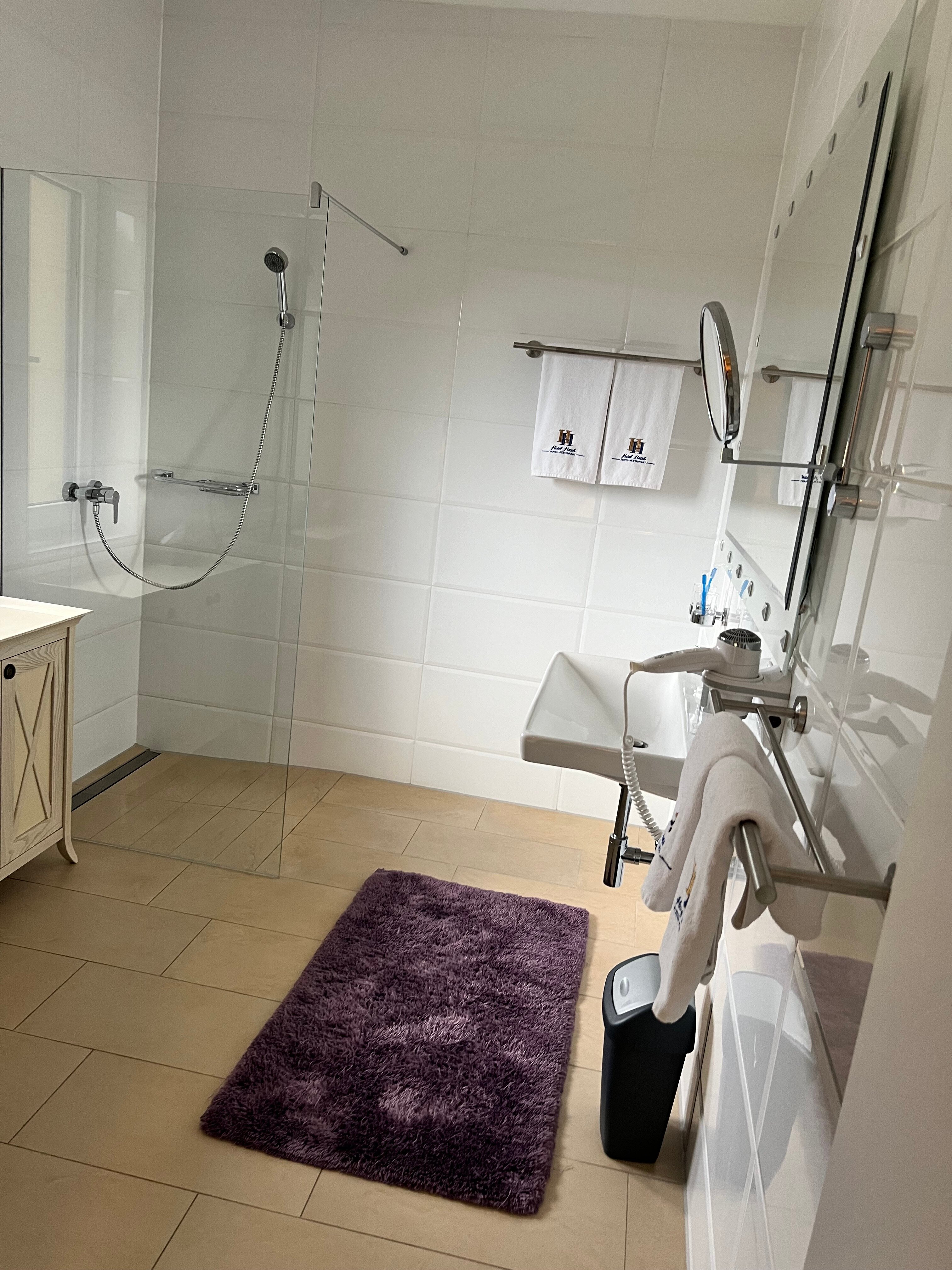 Hotel Restaurant Hesch-浴室