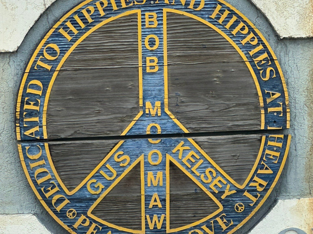 Hippie Memorial-Arcola必去景点