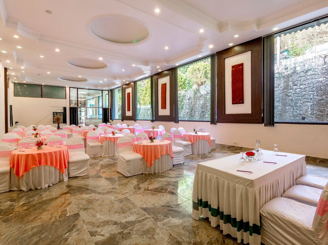 Sterling Nainital主图