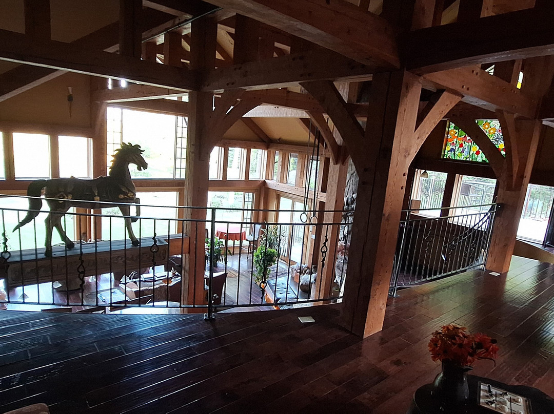 Talus Rock Retreat主图