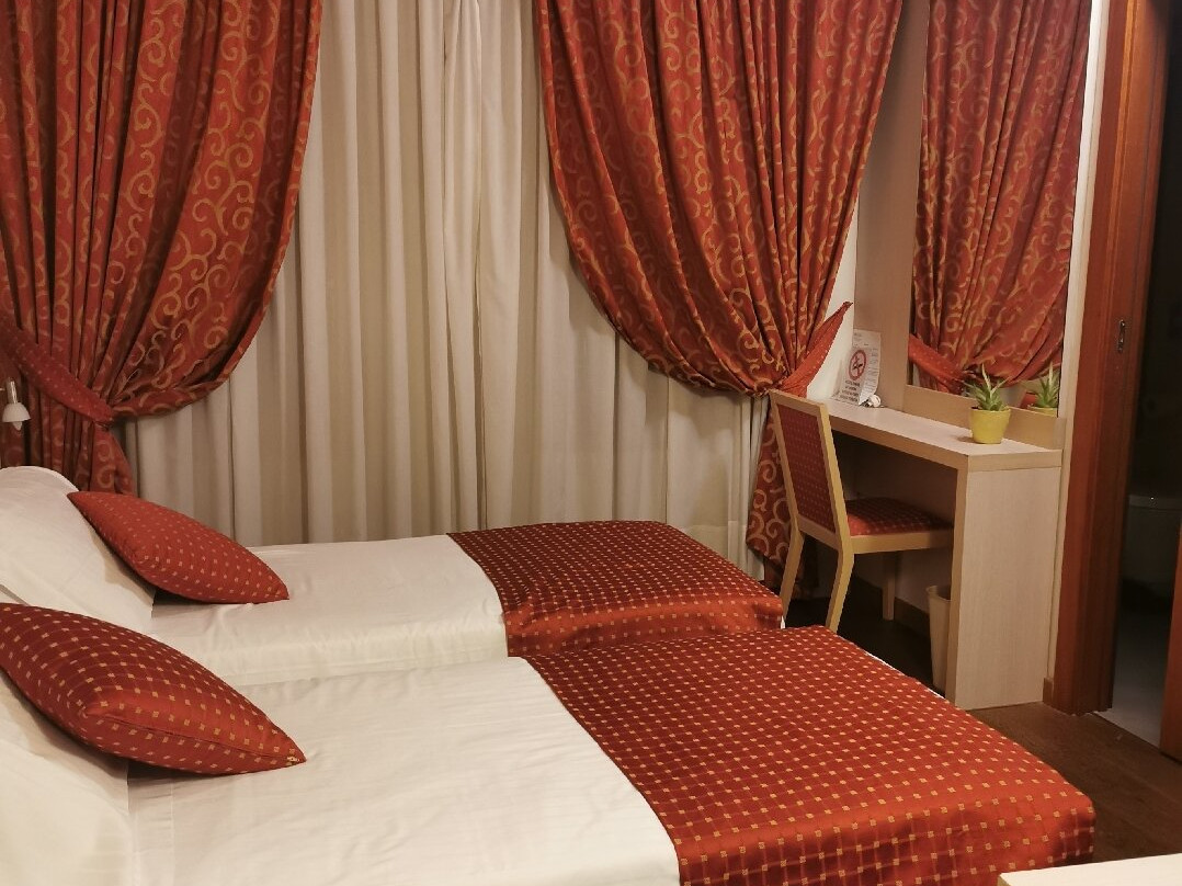 Hotel 5 Colonne主图