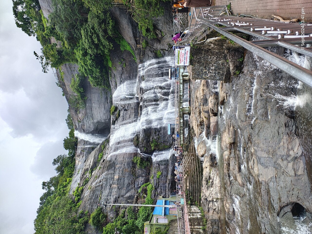 Coutrallam Water Falls From South Tamil Nadu景点图片