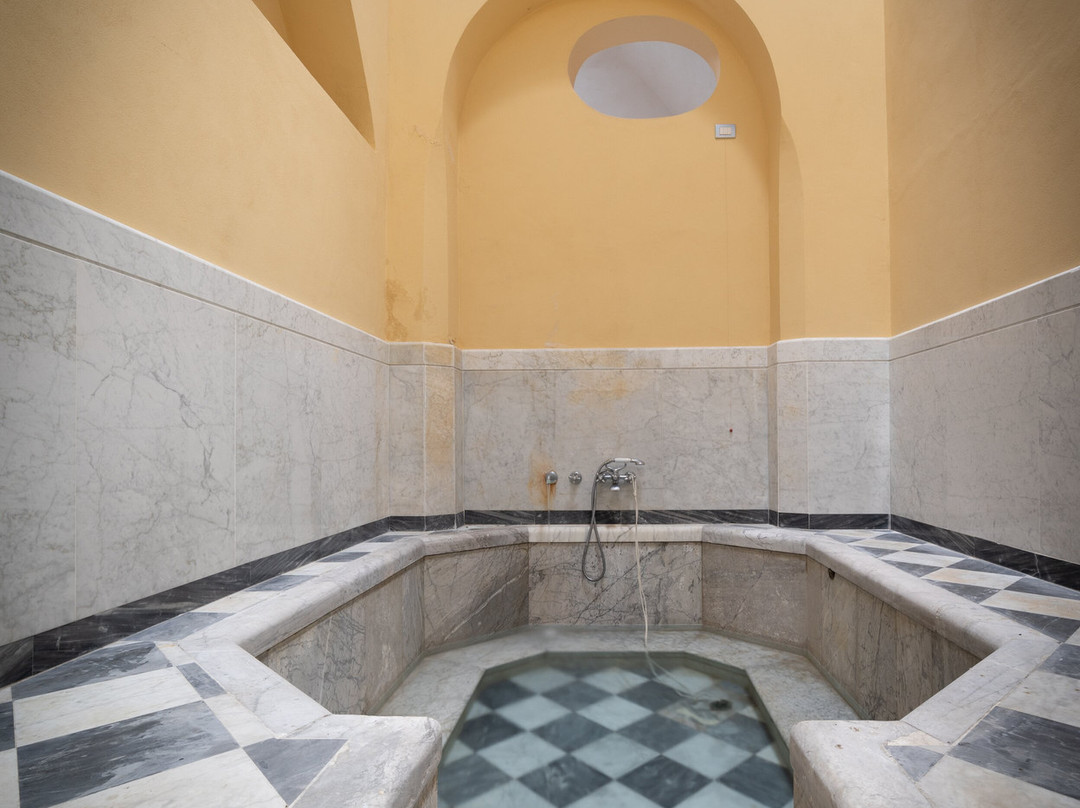 Terme Bagno Bernabò-Bagni di Lucca必去景点