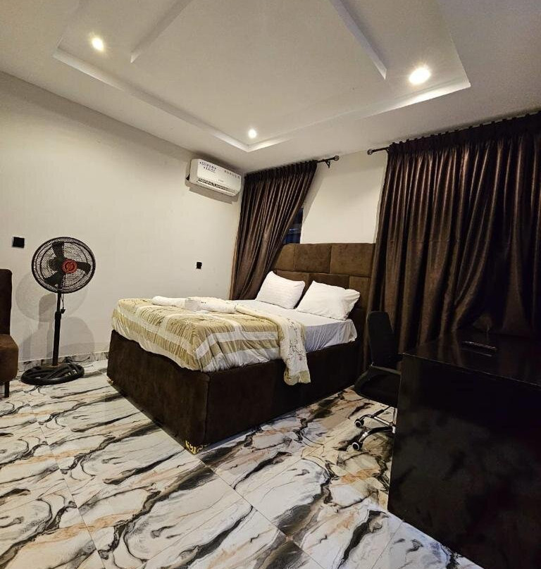 Tm Arena Hotel And Suites Bar景点图片
