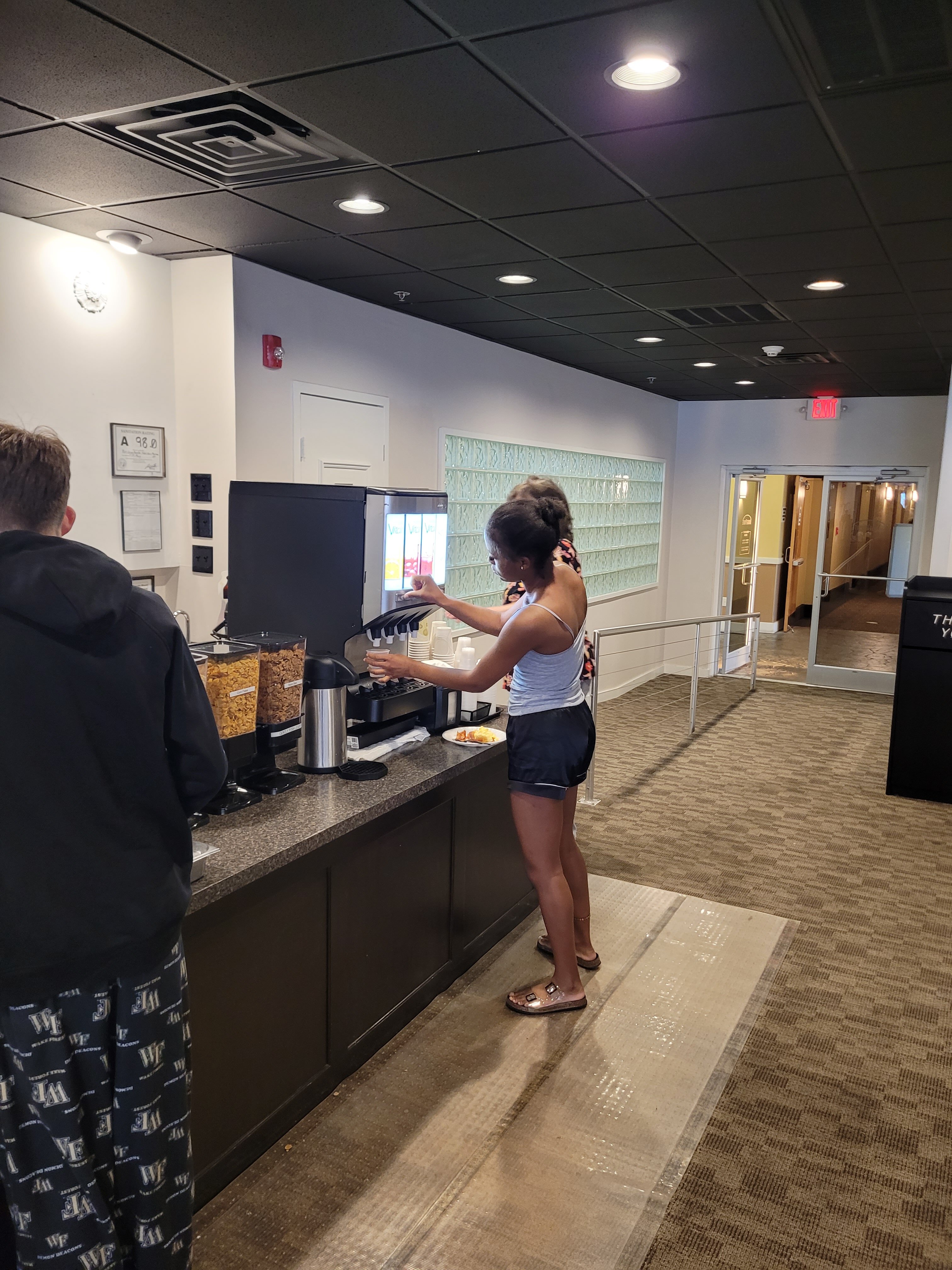 Bridgepointe Hotel and Marina-官方