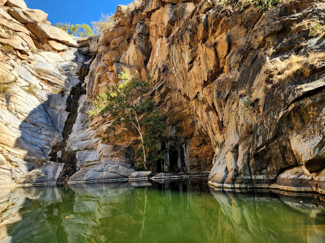 Cedar Creek Falls景点图片