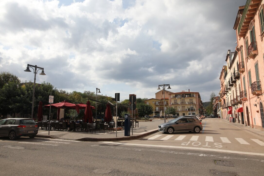 Piazza Costituzione-博萨必去景点