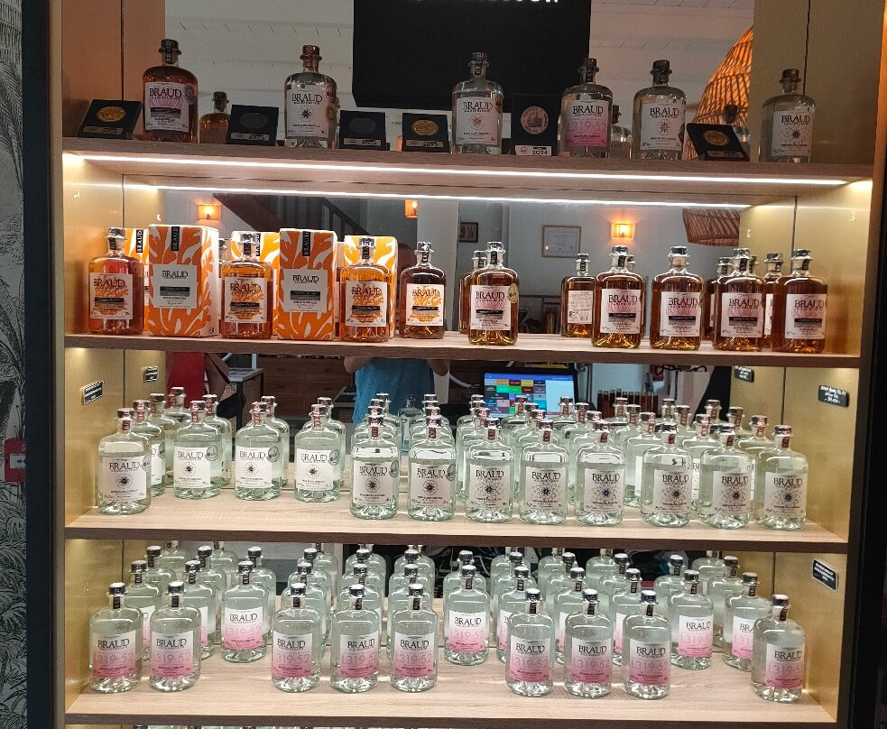 Distillerie BRAUD et QUENNESSON-Le Marin必去景点