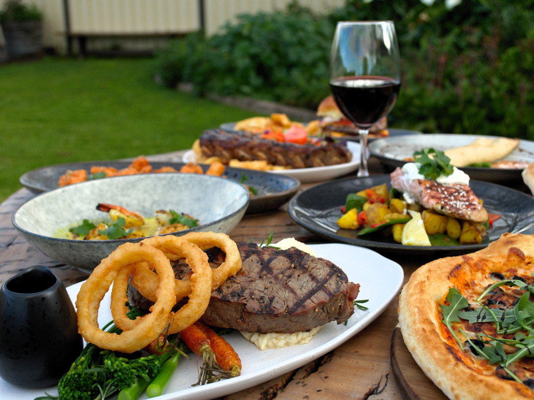 Zephyrz Pizza & Grill