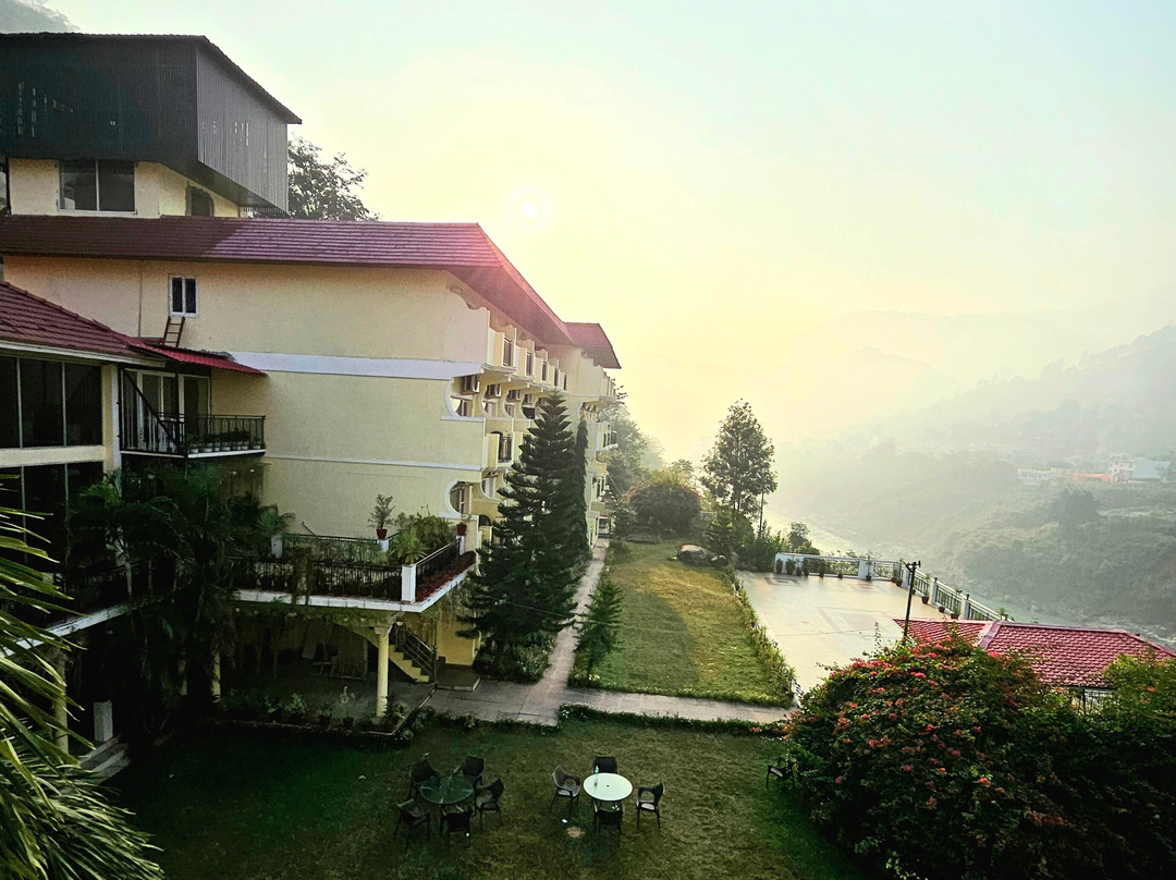 Riverside Resort主图