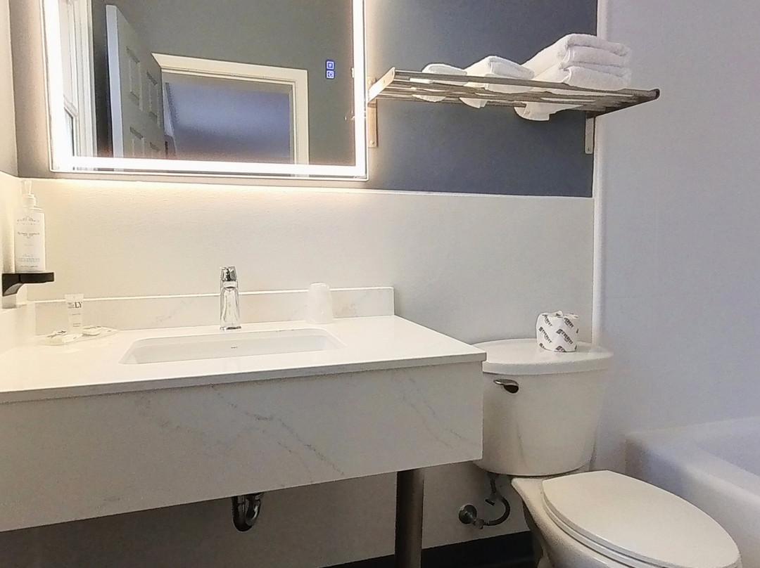 Moonlight Inn and Suites Sudbury主图