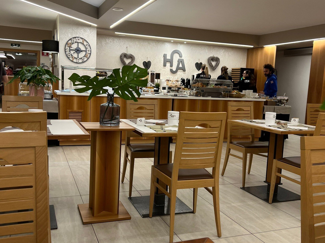 阿迪杰河酒店主图