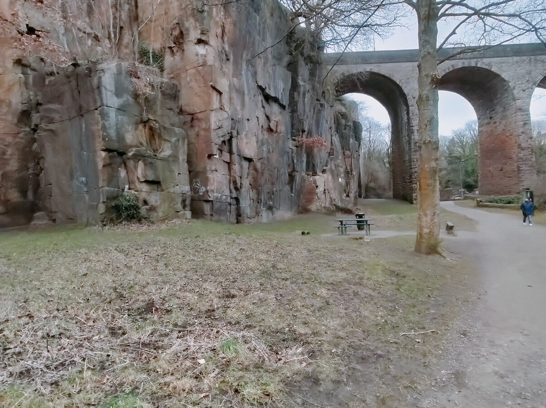 Torrs Riverside Park景点图片