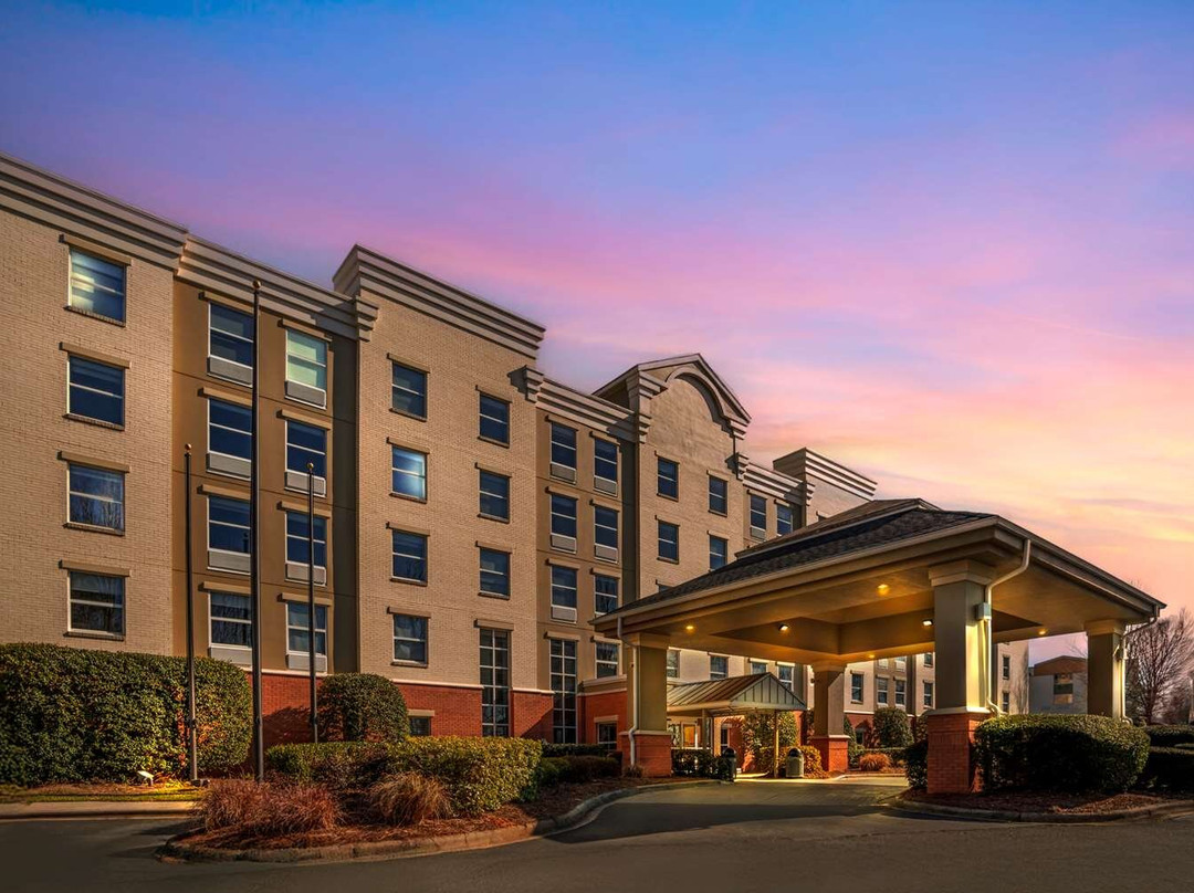 Comfort Suites Near Birkdale Village- Huntersville主图