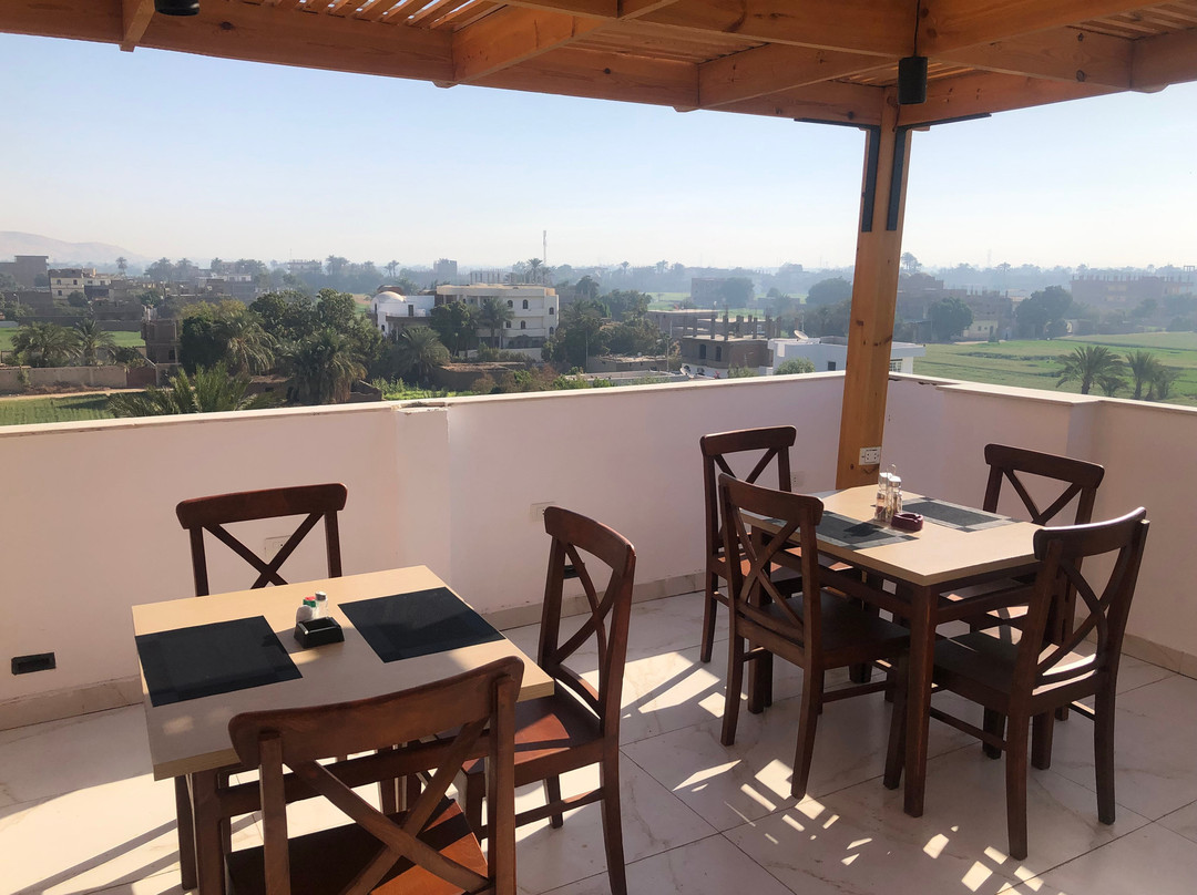 Farida Palace Hapu Hotel