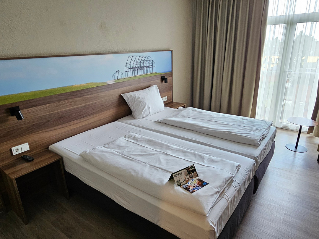 丹普木赫酒店主图