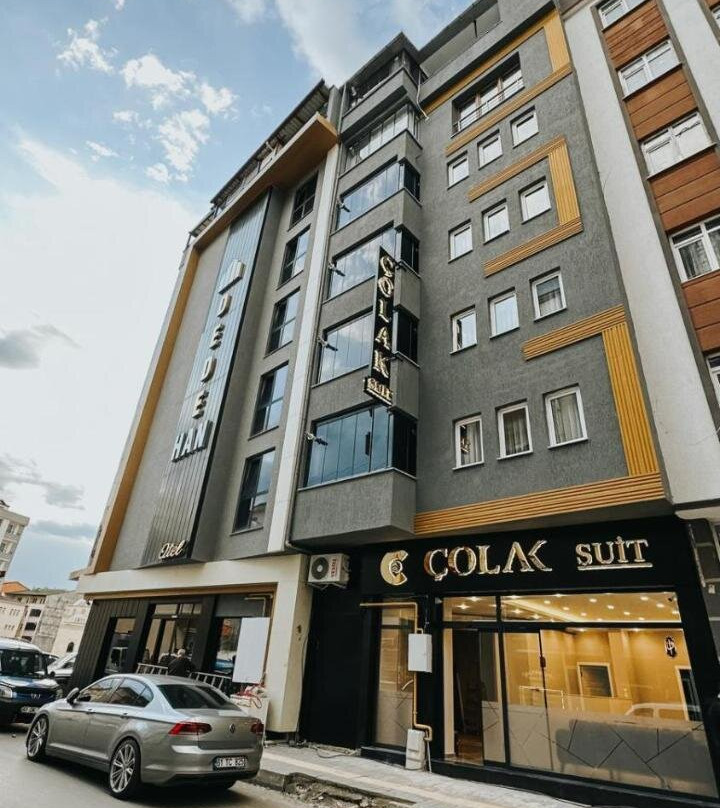 Çolak Suit