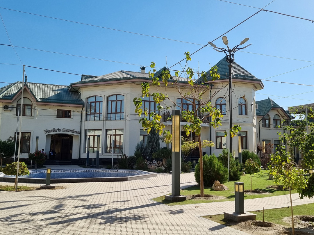 埃米尔花园酒店主图