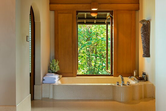 阿曼其拉度假酒店主图