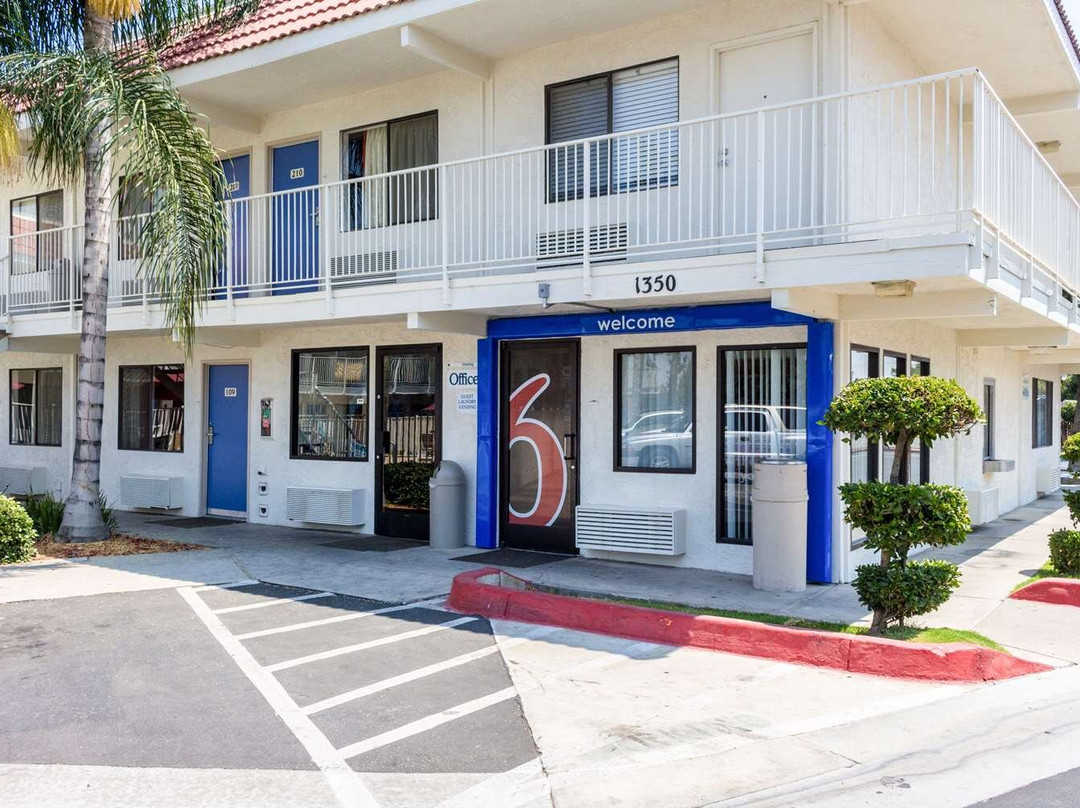 Motel 6 Bakersfield Convention Center